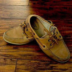 Women’s Sperry boat shoes